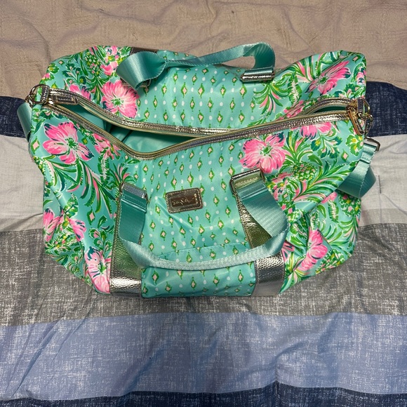 Lilly Pulitzer Handbags - Lilly Pulitzer Surf Blue “Oh Diamond Girl” Engineered Weekender Tote Bag